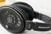 ゼンハイザーのHD660Sとかいう高級ヘッドホン買おうかと思うんだが使ってるVIPPERいる？