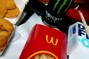 デブワイ、深夜にマクドを食う（※画像あり）