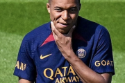 「クラブは受け入れる用意がある」“日本ツアー除外”のエムバペにサウジから史上最高額の465億円オファーと仏紙報道！怒りのパリSGはバルサとも交渉か