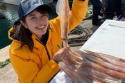 稲村亜美、大量に釣れたヤリイカにご満悦　フィッシャーとしての一面に「イカしてます!!」