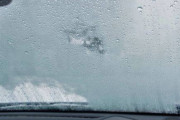 ワイガイジ、車のフロントガラスが曇った時どうしたらいいのかわからない