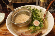 【画像】ラーメンの「カイワレ」って誰に需要があるんだ…？いらねえだろ…