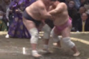 【動画】 大相撲 宇良の右肘に戦慄走る 「折れたんじゃないか」 横綱に極められあらぬ方向に