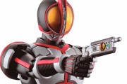 ワイ、仮面ライダーのプラモ2体作るのに8時間かかる