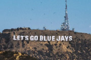 ブルージェイズがWS第3戦用に制作した画像に全米騒然！←「トロントに大谷のようなスターはいないだろ？」（海外の反応）