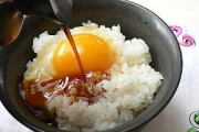ギルガメッシュ「卵かけご飯は美味いものだぞ、セイバー」