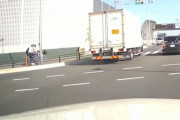 【悲報】すり抜けバイクさん、亡くなってしまう・・・