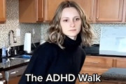 【動画】この歩き方をしてしまう人はADHDらしい。