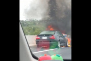 【埼玉】関越道で高級外車(BMW)が炎上、けが人なし…運転の女性「車が調子悪くて、止めたら煙が出た」
