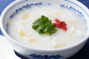 【疑問】中国人「朝は消化に良いお粥を食べよう」←日本でこれが普及しない理由、ガチで謎