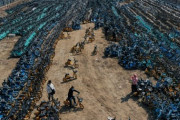 馬鹿 「中国のシェアサイクルは画期的！最先端！」→ 大量の廃棄自転車で埋め尽くされるwww