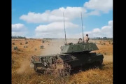 ウクライナ軍の白十字が描かれたレオパルド1A5戦車…もう前線で活動中なのかな？！