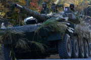 陸自機動戦闘車の公道走行、沖縄県が防衛局に懸念伝える「大規模な演習は、県民に不安を生じさせる」！