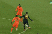 【GIF】J史上最強選手の一人、イニエスタさんの生涯最高のゴールｗｗｗｗｗｗｗｗ