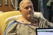 【画像】感情を失った男性、脳に電極を埋め込まれ強制的にハイパー喜び状態になる