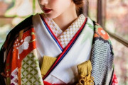 日本「伝統衣装が世界で最も美しい国って自分達だよね？」