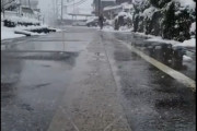 【悲報】日本さん、道路にお湯をまいて雪を溶かしてしまうｗｗｗｗｗ