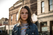 【画像】映画ウルヴァリンの子役の女の子、21歳にして凄い仕上がりになる