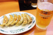 彡(;)(;)「もう限界や。仕事やめよ…」日高屋店員「ビールと餃子お待たせしました」