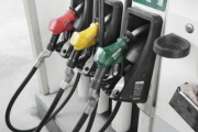 経産省「ガソリン補助金、9月末でやめます」　車カス発狂