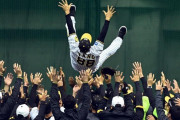 阪神・矢野監督サプライズの“予祝”胴上げに「うれしいサプライズで、気持ち良かったです」