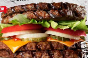 【画像】バーガーキングの新作に「パンの代わりに肉で挟んだ」バーガー登場ｷﾀ━━━━(ﾟ∀ﾟ)━━━━!!
