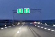 【動画】これは事故るだろ。中国の高速道路の作りがあまりにもひどいドラレコ。
