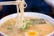博多のラーメンも今は醤油・味噌・塩があって豚骨だけではないらしいな。