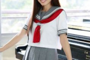 逢田梨香子さん30歳でセーラ服を着させられる・・・