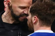 サッカーの審判が選手に頭突きで罰金処分！イングランド3部