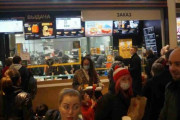 【悲報】ロシア人、マック閉鎖前にガチで『買い溜め』してしまうｗｗｗｗ