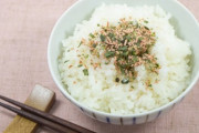 どんなにおかずを出しても、旦那がふりかけでご飯を食べる…