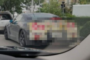 「タイでとんでもない痛車が公道走ってるんだが」ﾊﾟｼｬｯ → 日本のあのアニメだと話題にｗｗｗｗｗ