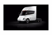 テスラ、EVトラック「セミ」納車を発表！ マスクCEO “道路に革命”
