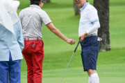 【なつやすみ】 #安倍 、ハーフパンツ姿で夏休み２度目のゴルフをご友人の三井住友銀行頭取らと楽しまれる（画像あり）