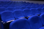 日本人はなぜアニメを見るために映画館に行くのでしょうか？「映画を集中して見るには、一人で見るのが一番です」「コロナでとても苦労していると聞きました」海外の反応