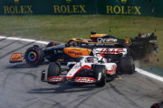 F1サンパウロGP：マグヌッセンとの接触でリカルドに次戦3グリッド降格＆ペナポ「2」　実質ノーダメ？