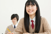 【朗報】中学生の妹が陰毛ぼーぼーであることが飯の時間に判明する