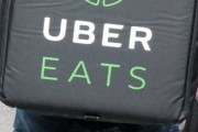 「一生働くとは思わなかったね。まあ、いろいろだよ」　70代のUber Eats配達員は言った