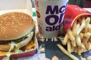 ワイ「マクドのセット+もう一個バーガー頼む時いつも何にしてる？」 友達「え？」