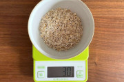オートミールを最近食べ始めたけど、一食30gだと満足感が全く無くてワロタ