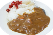 【疑問】カレーライスに合わせるものは「福神漬」か「らっきょう」か