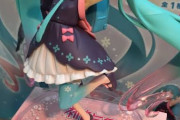 【画像】初音ミク(ロリ)のフィギュア、エッッッすぎるWOWOWOWOWOWOWOWOW