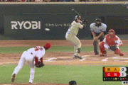 【広島対巨人19回戦】巨人、8回表に丸のセカンドゴロの間に三塁ランナーが生還し同点に追いつく！