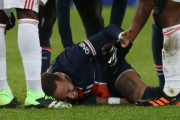 負傷に涙したネイマール、足首は重傷か…トゥヘル「ニュースはない」