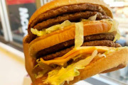 【朗報】ギガビックマック、でかすぎるｗｗｗｗｗｗｗｗ