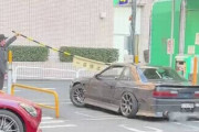 【動画】日本の駐車場で外国ナンバーの車が精算機のバーを上げ次々と出ていく動画が話題に…批判が殺到するも当事者が真相を明かすポストを投稿