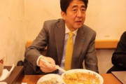 【悲報】ラーメン通さん、ラーメンにライスをつけるかつけないかで大激論