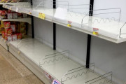 英国でコロナ第二波による買い占めが横行し店頭の商品が尽きる 海外の反応