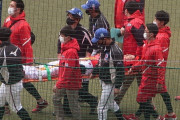 【悲報】広島・野間が担架で運ばれたとの情報
